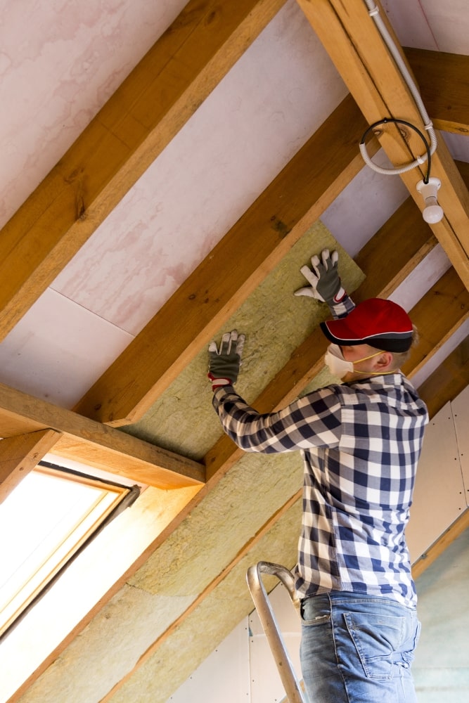 ceiling insulation installing
